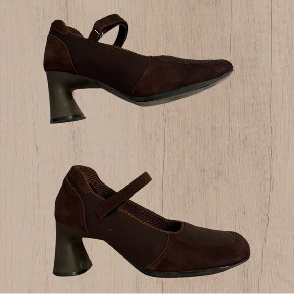 Vintage brown suede Mary Janes square toe heels - Picture 5 of 9
